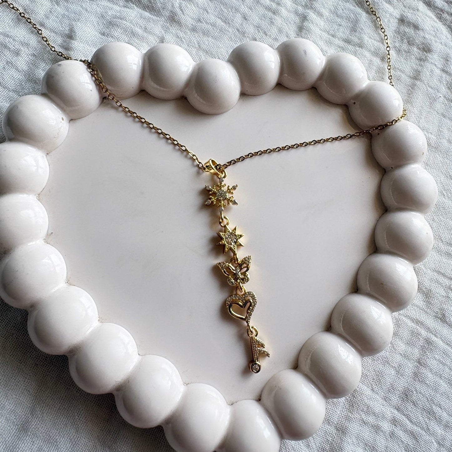 Multiple Charms Long Pendant Necklace - minimae -